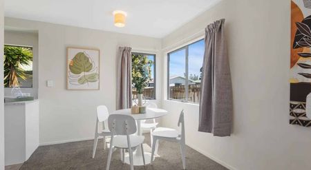 Three bedroom home in Clendon! - Photo 5