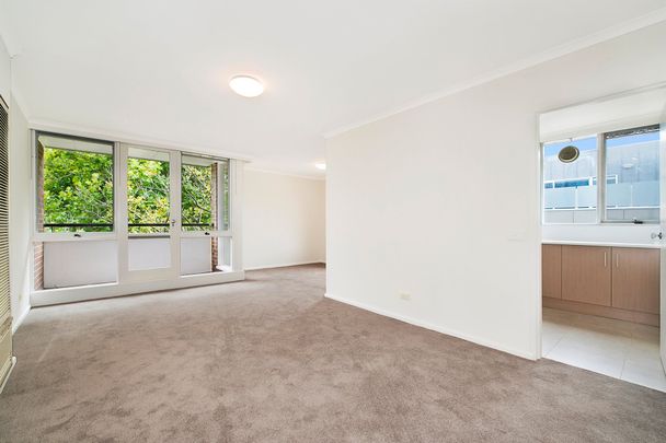 Spacious two bed! - Photo 1