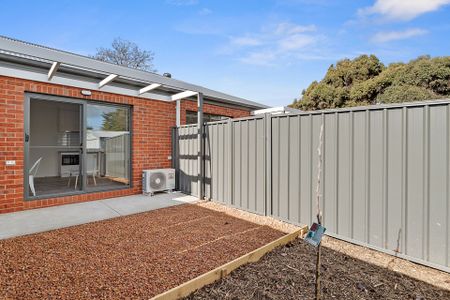 SELF CONTAINED APARTMENT - Photo 5