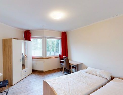 Möbliertes Zimmer in Frauen-WG in zentraler Lage für Studenten und Azubis - Photo 1