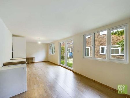 Trevelyan, Bracknell, Berkshire, RG12 - Photo 3