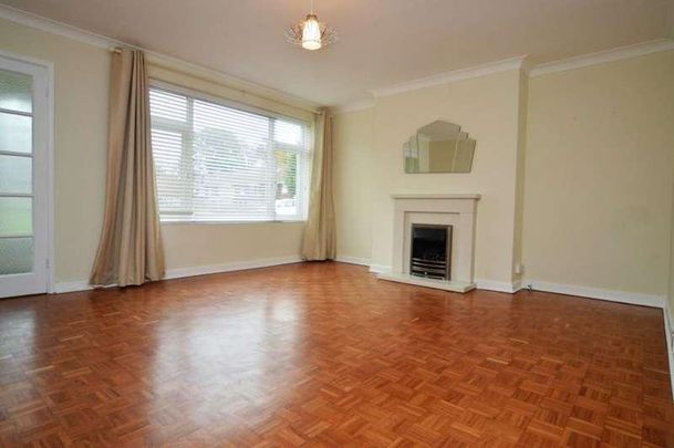 Charmouth Court, St Albans, AL1 - Photo 1