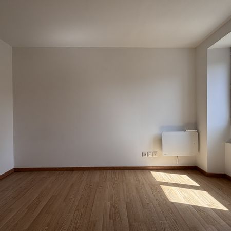 Location Maison 2 pièces 33m² ROUILLE 86480 - Photo 3