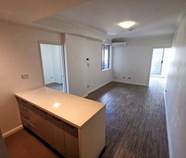 Timber floor small two bedrooms unit only $520 per week - Photo 1