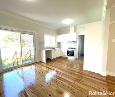 NEWLY RENOAVTED 3 BEDROOM HOME - Photo 5