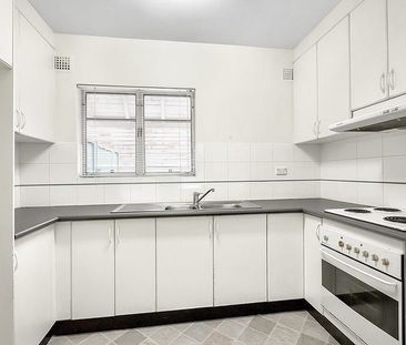 Conveniently Located 1 Bedroom Apartment - Photo 3