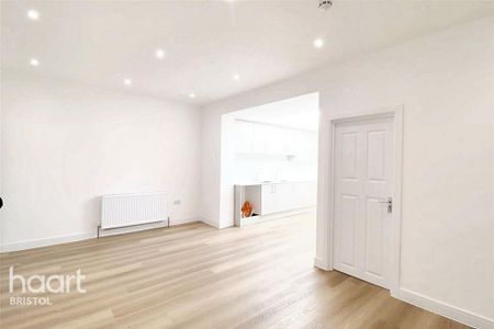 1 bedroom in a house share to rent - Photo 2