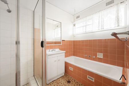 35 Birdwood Avenue, Wattle Grove NSW 2173 - House For Rent | Domain - Photo 4