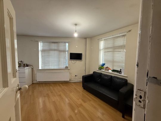Room in a Shared Flat, Forty Avenue, HA9 - Photo 1