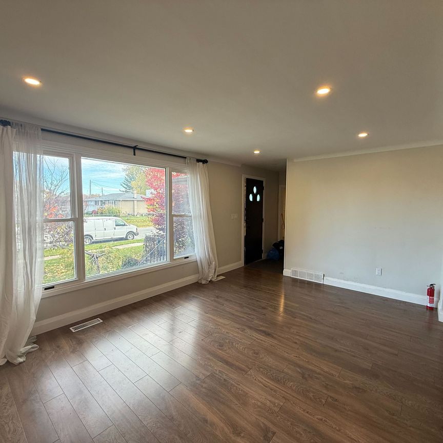 For Lease - 87 Eastdale Crescent Unit# Main Floor, Welland, Ontario - Photo 1