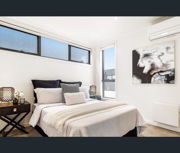 2/76 Collins Street, Mentone, Vic 3194 - Photo 3