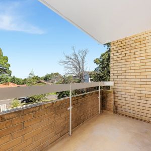 Bright Quiet Apartment - Close to Lane Cove Village - Photo 3