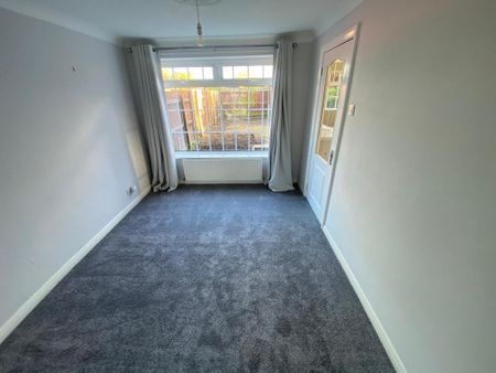 3 bedroom semi-detached house to rent - Photo 4