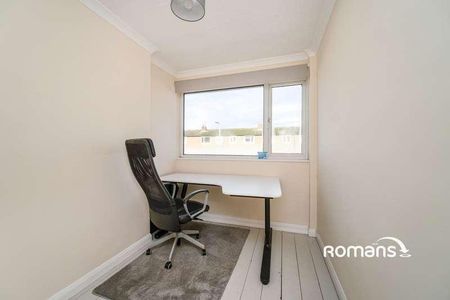 Yorktown Road, Sandhurst, Berkshire, GU47 - Photo 4