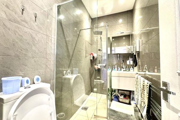 Bedsit to rent - Photo 1