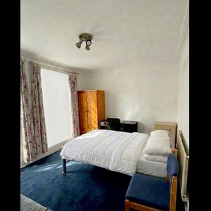 Room in a Shared House, Camden Road, NW1 - Photo 2