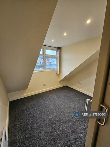 1 bedroom semi-detached house to rent - Photo 3