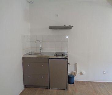 Location Appartement 1 pièce 25m² DRAGUIGNAN 83300 - Photo 2