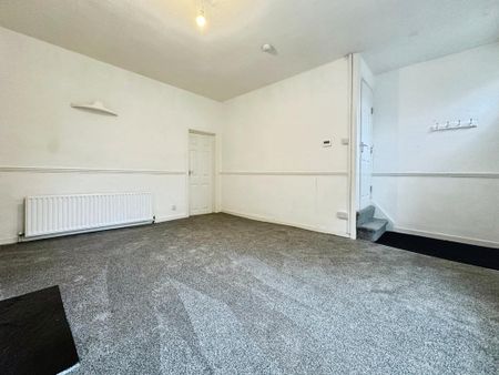 2 bedroom end of terrace house to rent - Photo 2