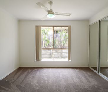 LARGE FAMILY HOME - FULLY AIR-CONDITIONED - Photo 1