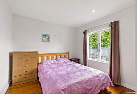 This beautifully presented 4-bedroom house at Mt Wellington - Photo 4