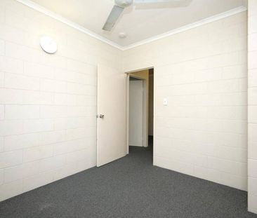 Low Maintenance Home - Solar - Central Location - Fully Fenced - Photo 2