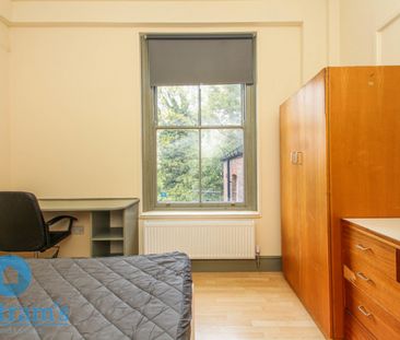 7 bed Flat for Rent - Photo 6