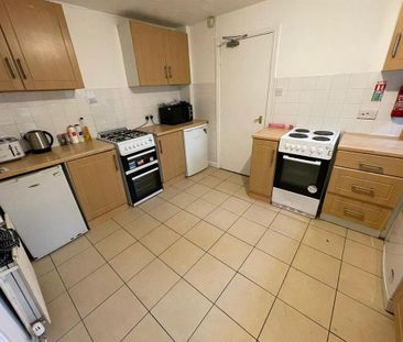 1 bedroom in a house share to rent - Photo 6