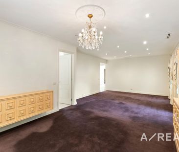 Spacious Single-Level Living in a Peaceful Caulfield North Location - Photo 1