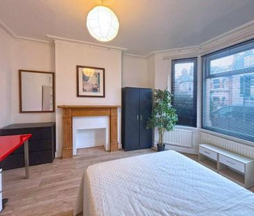 4 bedroom terraced house to rent - Photo 5