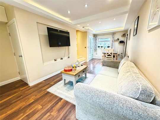 3 bedroom terraced house to rent - Photo 1