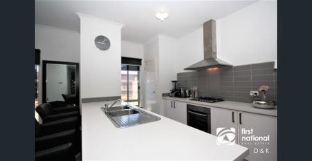 Lovely Family Home in a Quiet Fraser Rise Location - Photo 5