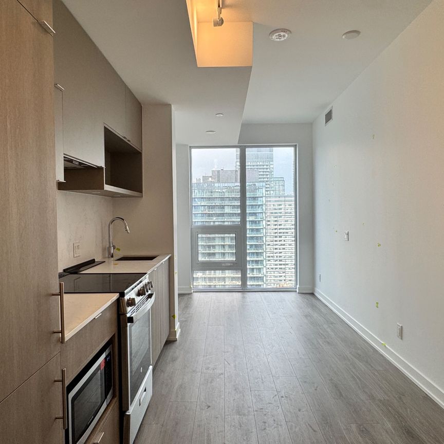 For Lease - 100 Queen Street Unit# 3512, Toronto, Ontario - Photo 1