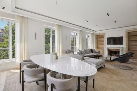 Appartement à louer à Paris 8Ème - Photo 2