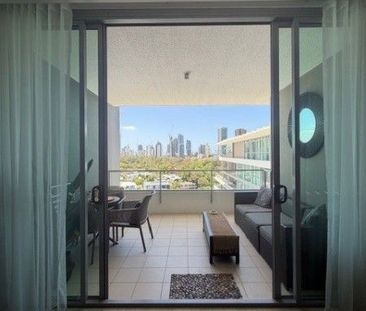 EXCLUSIVE AVILABILITY OF A MONTHLY BROADBEACH RENTAL - Photo 4