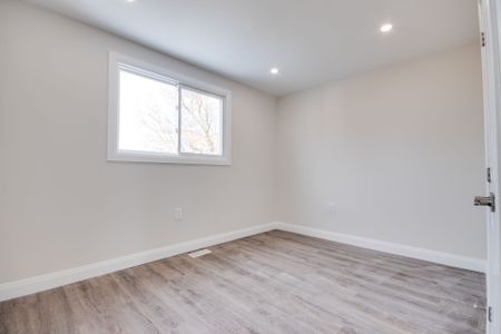 For Lease - 279 Barrick Road Unit# UPPER 1, Port Colborne, Ontario - Photo 2