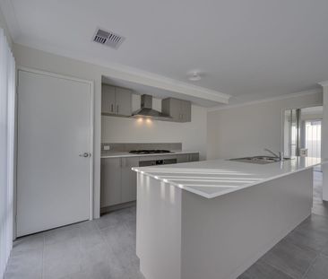 MODERN COASTAL LIVING - Photo 4