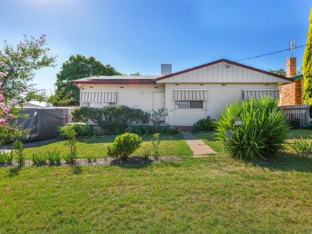 3-Bedroom Home in South Tamworth - Photo 4