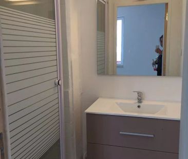 Beau F1 bis Rénové de 48m² proche place des Épars et gare - Photo 5