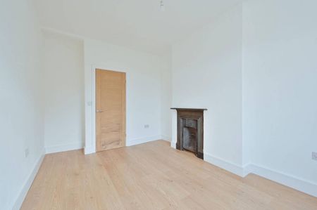 2 bedroom maisonette to rent - Photo 2