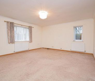 3 bedroom detached bungalow to rent - Photo 2