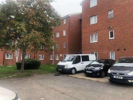 Bunting Close, Edmonton, N9 - Photo 3