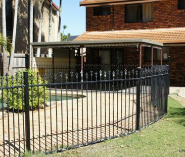 Family Home with Pool & Entertaining Area - Photo 3