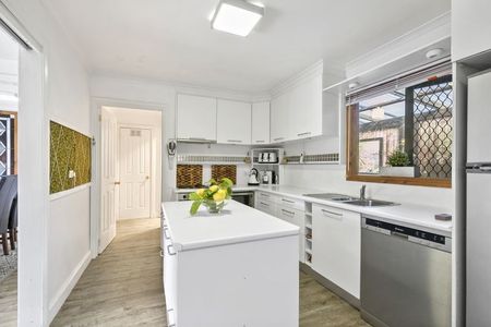 Ideally positioned and room to move. - Photo 4