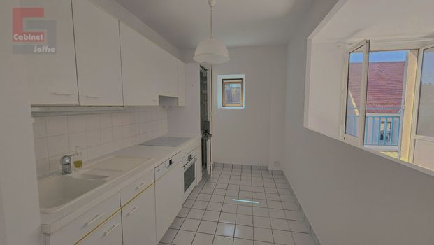 Location Appartement 2 pièces 70m² FONTAINEBLEAU 77300 - Photo 1