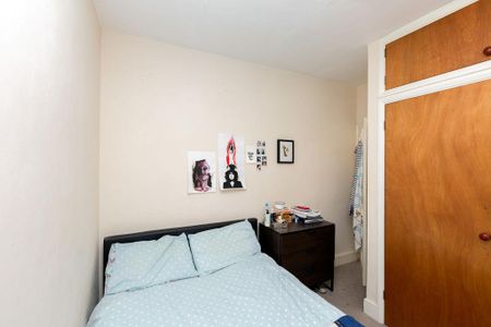 3 bedroom apartment to rent - Photo 2