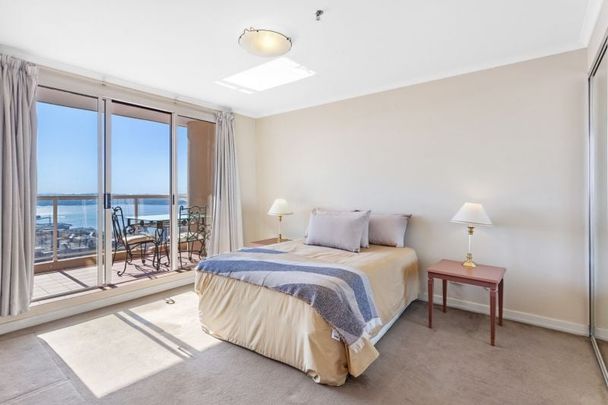 ELAN | Furnished Elevated Luxury Living with Stunning Harbour Panoramas - Photo 1