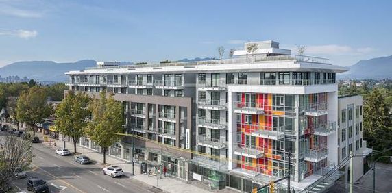 Student Housing - Shared Bedroom Apartments at GEC Kingsway - Photo 2