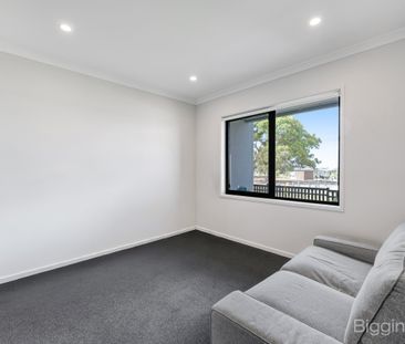 Modern Two-Bedroom Townhouse in Kalkallo - Photo 4