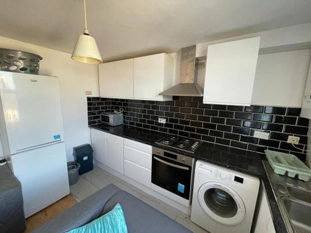 3 bedroom apartment to rent - Photo 5